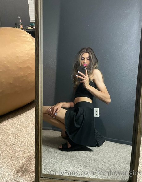 laneandangie onlyfans model images