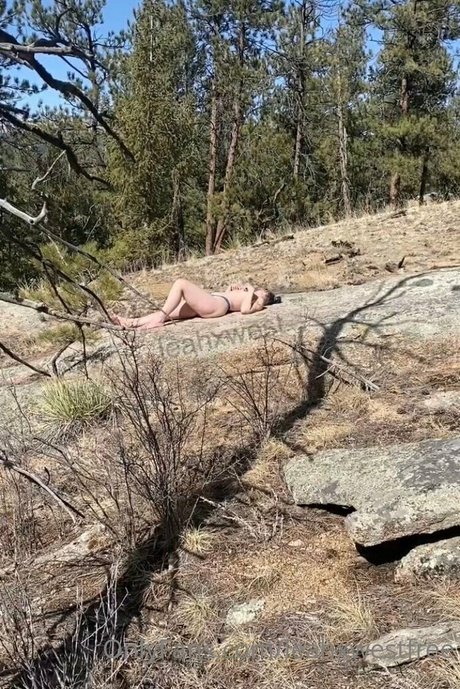 leahxwestfree onlyfans photos