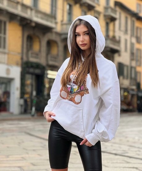 Elisa Esposito onlyfans archive