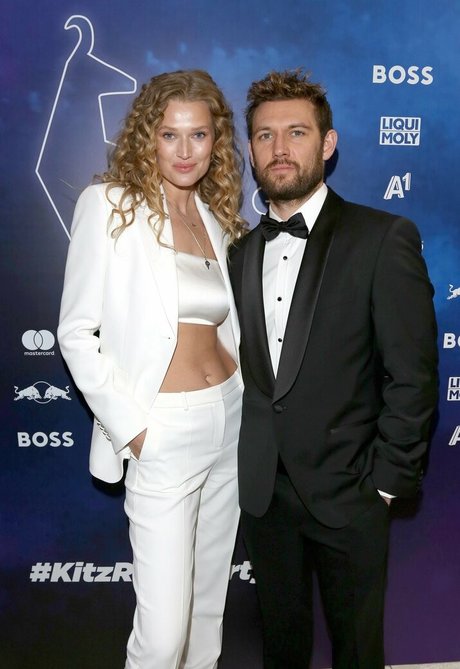 Toni Garrn nude onlyfans