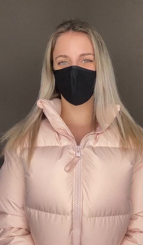 Kiera Young onlyfans leakes