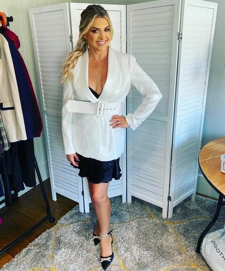 Anna Williamson onlyfans nude content