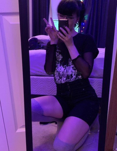 evedesireedarby naked onlyfans leaked