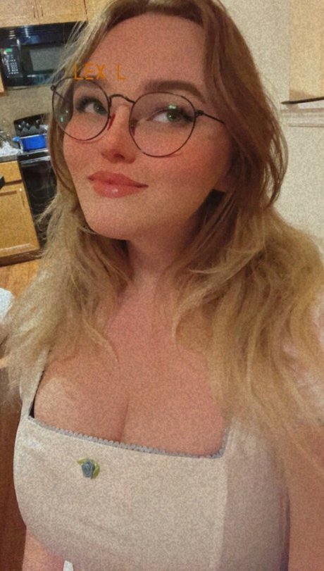 Lexy Kagamine desnuda onlyfans