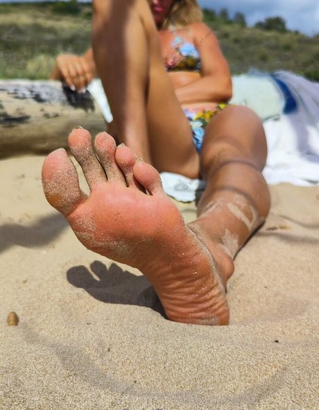 atomictoez only fans sex