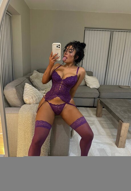 Hollyydollyy onlyfans leaked tits