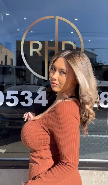 Amy Spencer naked onlyfans leak