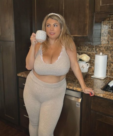 Travelling Hoppy onlyfans