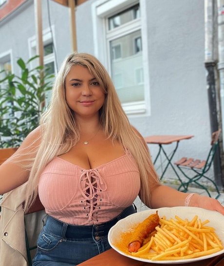 Travelling Hoppy new onlyfans leaks