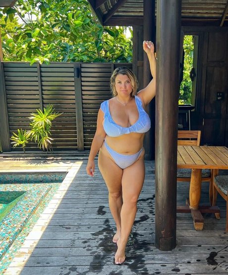 Travelling Hoppy only fans nude