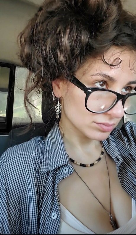 babe brunette onlyfans hot artwork