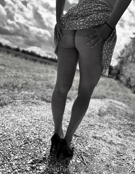 sarah lovexo onlyfans leak naked