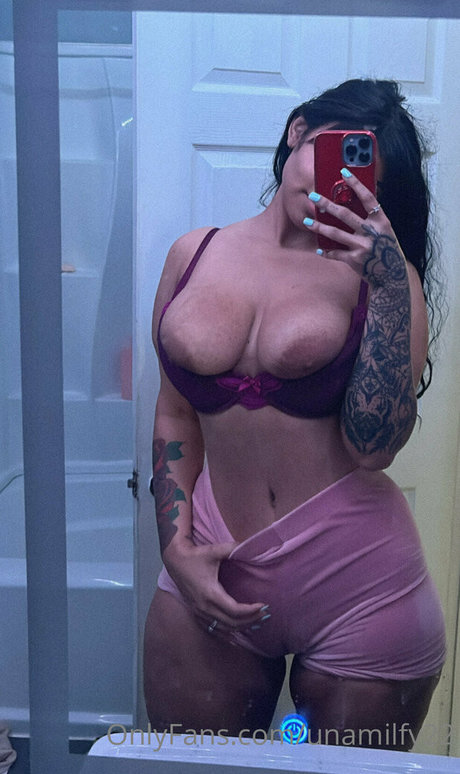 unamilfy22 onlyfans picture