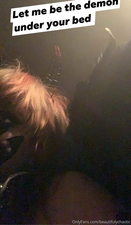 beautifulychaotic sexy onlyfans