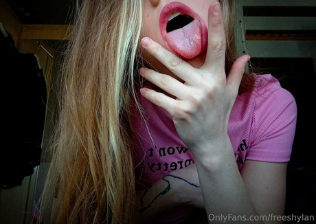 freeshylan onlyfans nudes