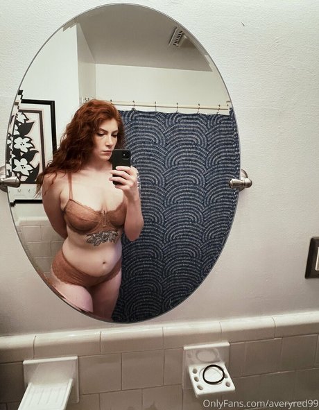 averyred99 onlyfans nide