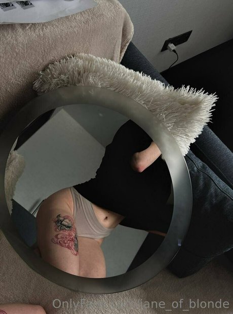 jane of blonde onlyfans model