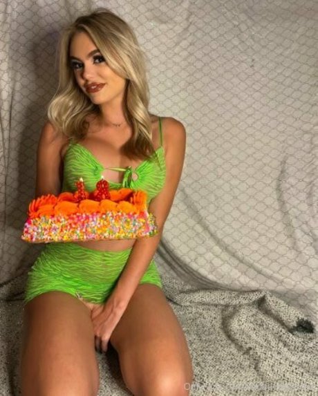 vedaathensfree onlyfans naked