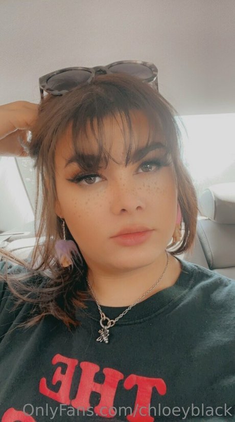 chloeyblack only fans pics