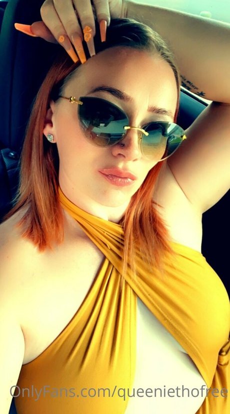 queeniethofree only fans nudes