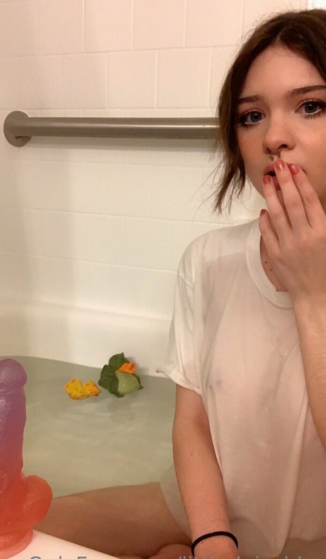 littledaisybby onlyfans leak nudes