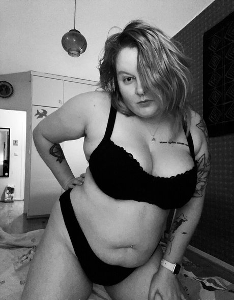 heyhotheidifree nudes onlyfans leaks