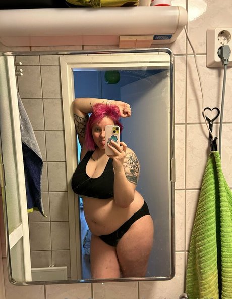 heyhotheidifree only fans nude leaks