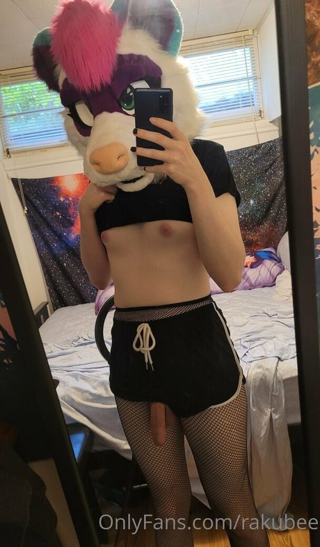 rakubee onlyfans naked pics
