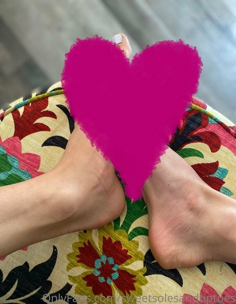 sweetsolesandtiptoes onlyfans leaked free