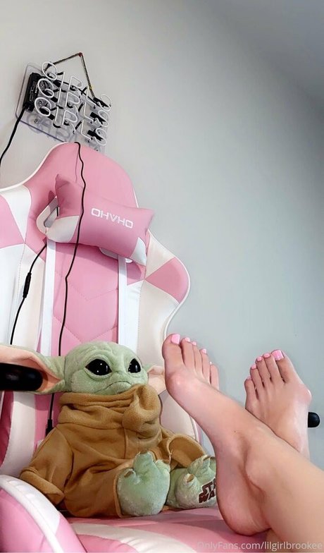 lilgirlbrookee onlyfans leak