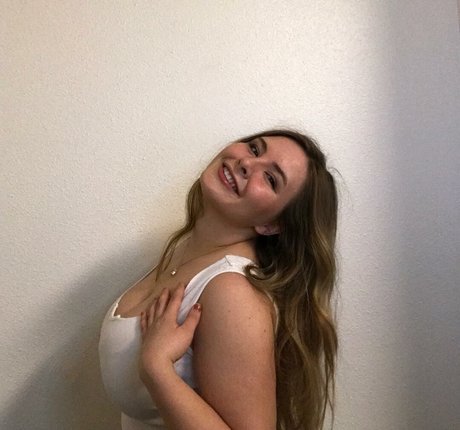 Haley E onlyfans ass