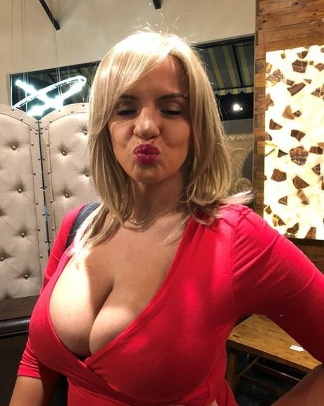 Tori Hendricz fans only