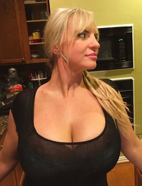 Tori Hendricz onlyfans leak nudes