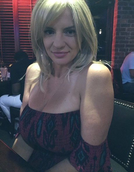 Tori Hendricz onlyfans nude content