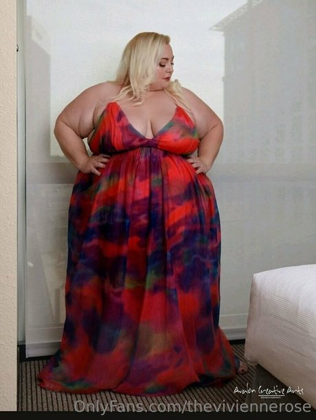 theviviennerose onlyfans nudes leaks