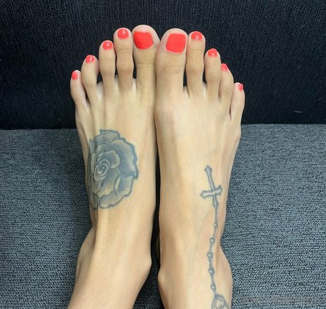 candybarbbie onlyfans page