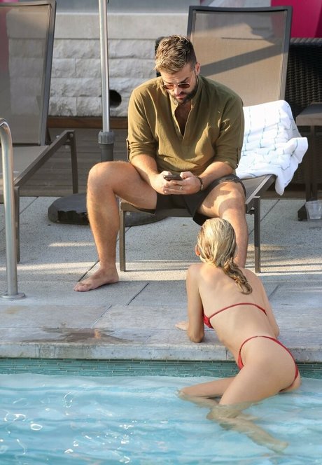 threesome onlyfans naked selfie