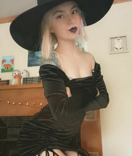 violets cabaret onlyfans leaked tits