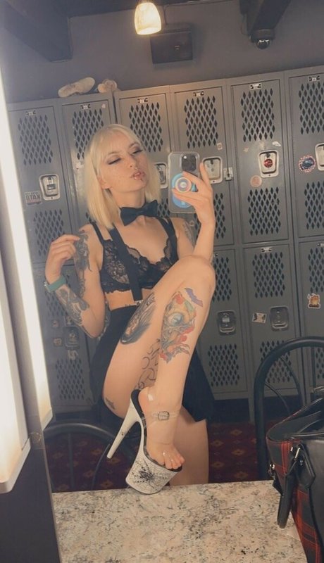 violets cabaret naked onlyfans leaks