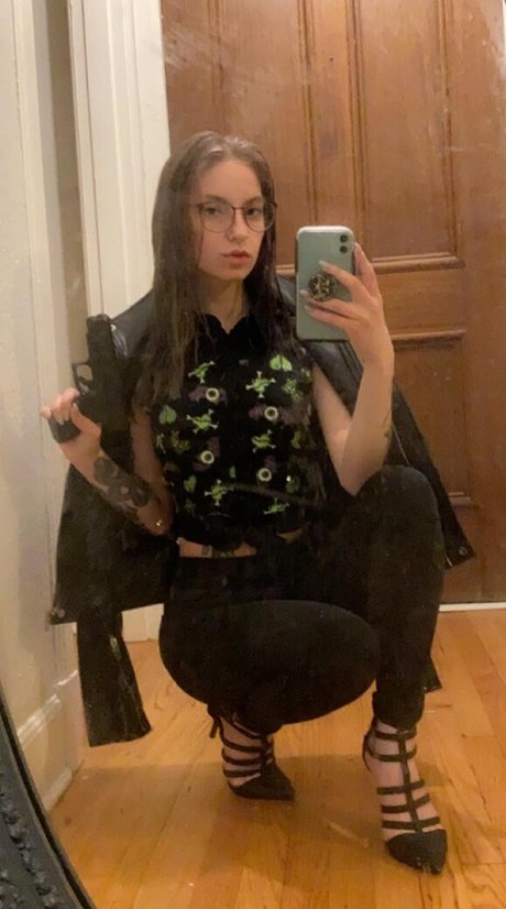 violets cabaret onlyfans leake