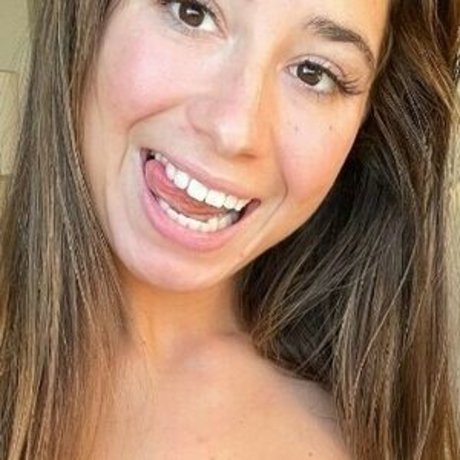 Playbunny222 Profile image