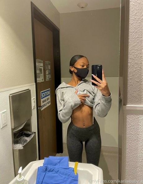 karliebaby k onlyfans striptease