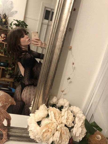 Clamgirl naked onlyfans pics