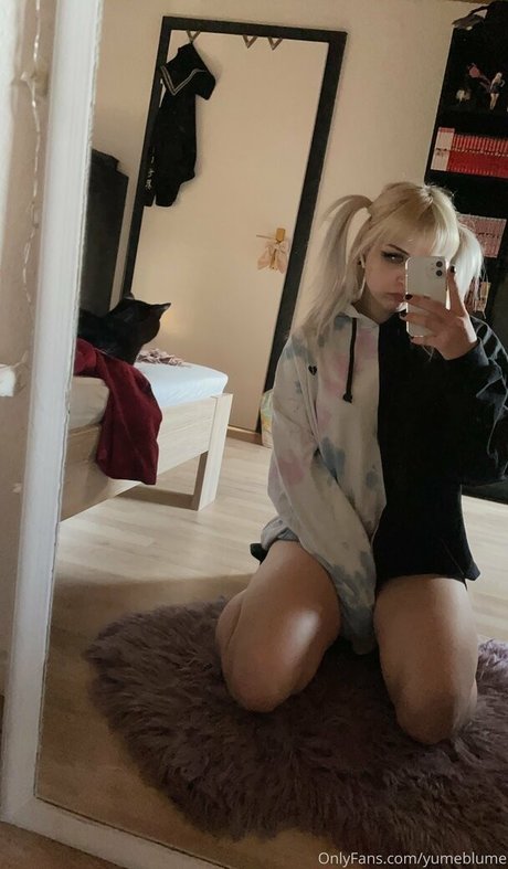 Yumeblume onlyfans model photos