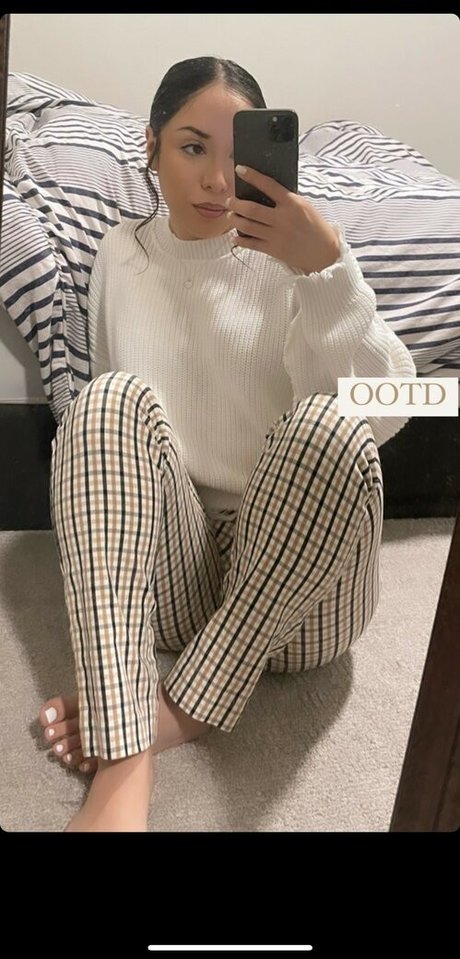 Lilmg_ onlyfans leaked photos