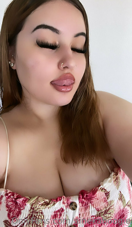 ainekaboogie only fans naked