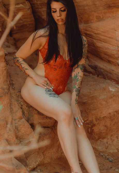 Thatsoraven95 nude only fans leaks