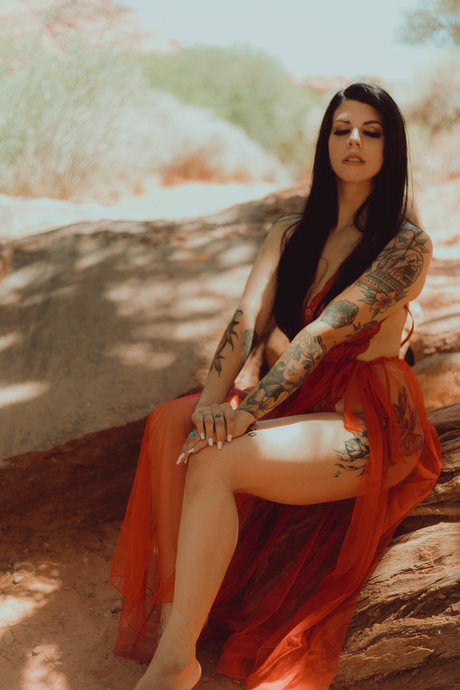 Thatsoraven95 onlyfans pictures