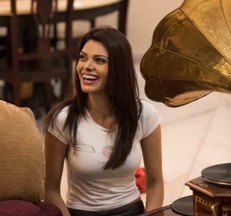 Sherlyn Chopra leaked onlyfans.