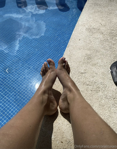 Coralitaxxo nude onlyfans leak